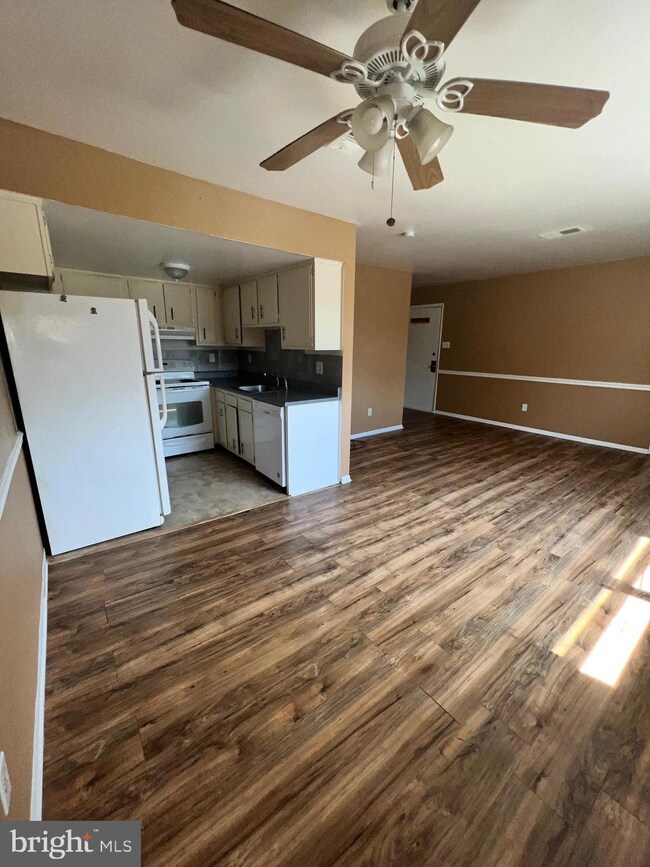 5017 Defford Place, Norristown, PA 19403 - photo 4