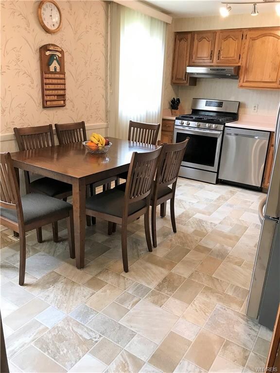 850 Deerfield Dr, North Tonawanda, NY 14120 - photo 3