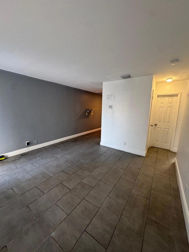 914 3rd St unit 4, West Palm Beach, FL 33401 - photo 6