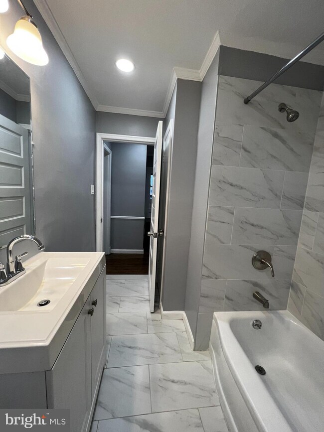 4000 Fallstaff Rd unit 1A, Baltimore, MD 21215 - photo 6