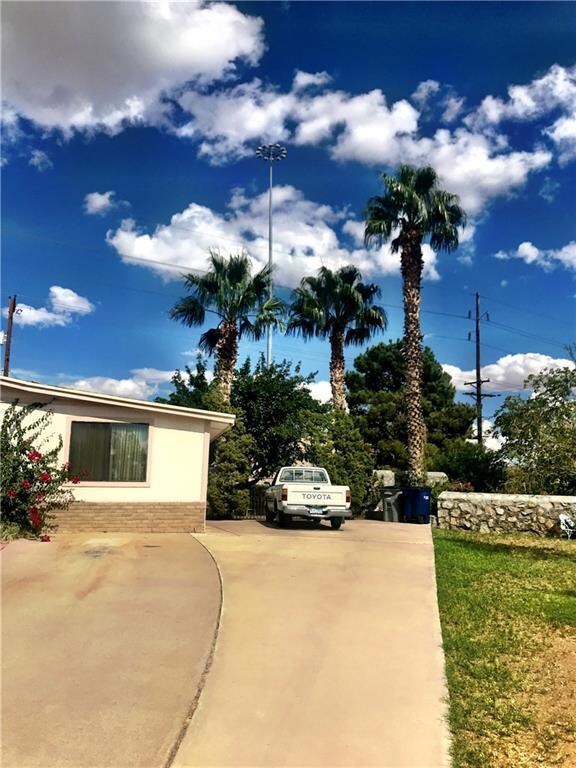 8153 Callison Rd, El Paso, TX 79907 - photo 2
