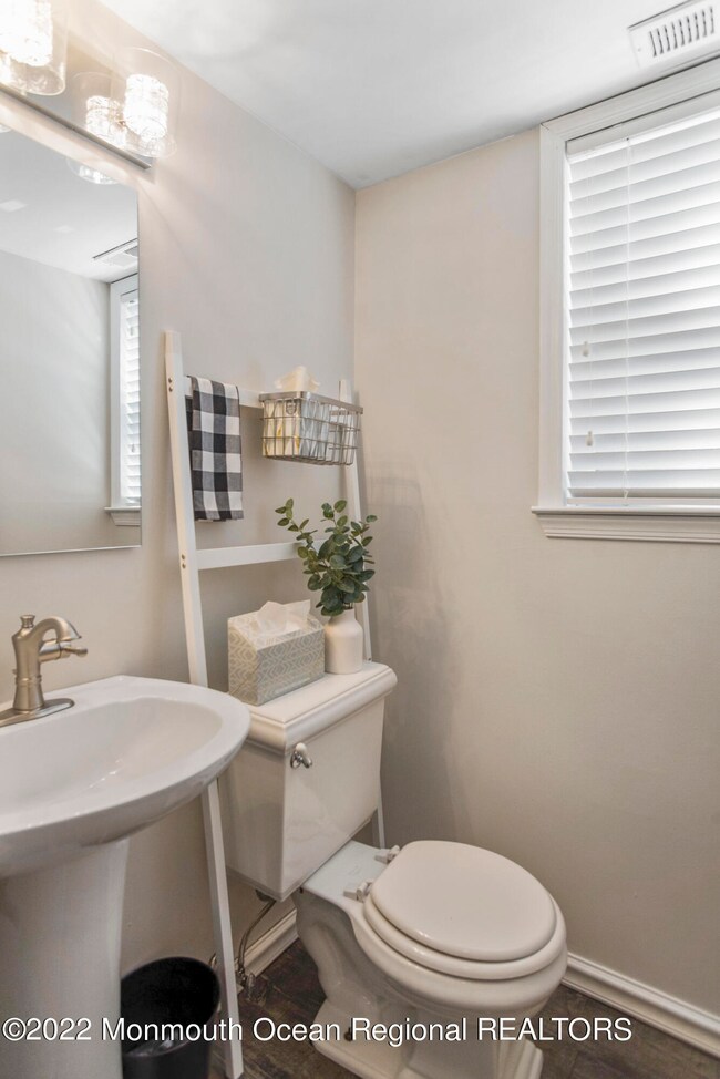 39 Tioga Dr, Howell, NJ 07731 - photo 5