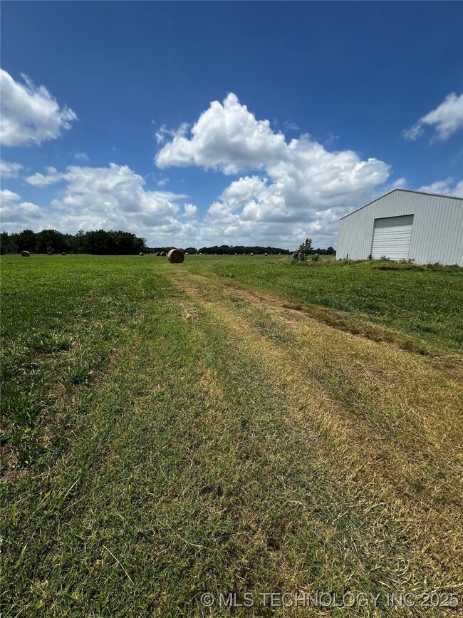 10125 N West 20th St, Wagoner, OK 74467 - photo 2