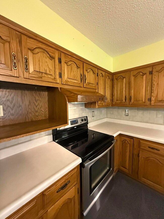 801 Overbrook Dr, Macon, MO 63552 - photo 7