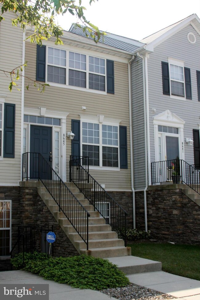 8645 Willow Leaf Ln unit 8645, Odenton, MD 21113 - photo 2