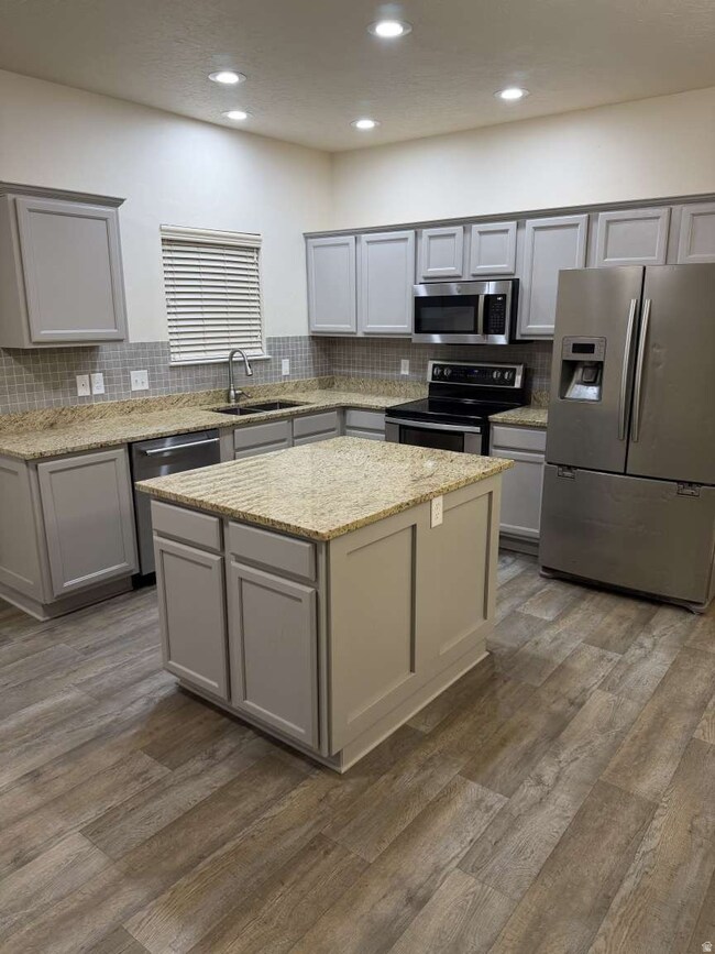 392 E 700 S unit i, Vernal, UT 84078 - photo 4