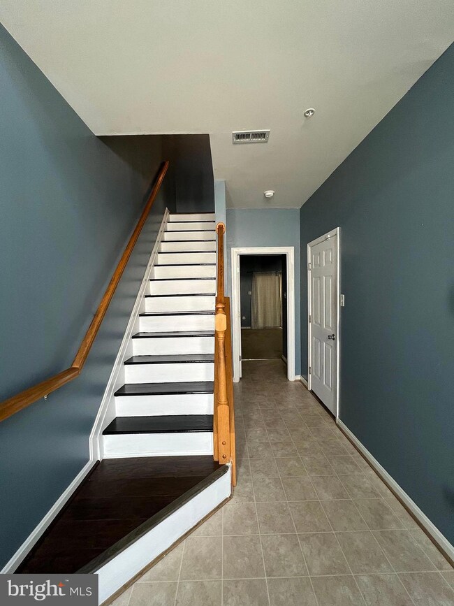 605 Trout Run Ct, Odenton, MD 21113 - photo 3