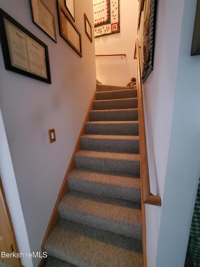 10 Stanley Dr, Great Barrington, MA 01230 - photo 7