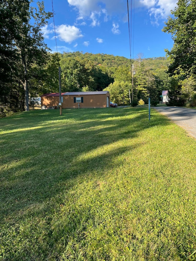382 Osborne Dr, Rainelle, WV 25962 - photo 4