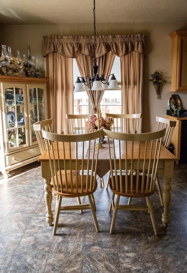 Dining Room 2 - Copy