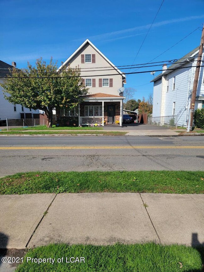 876 Scott St, Wilkes Barre, PA 18705 - photo 5