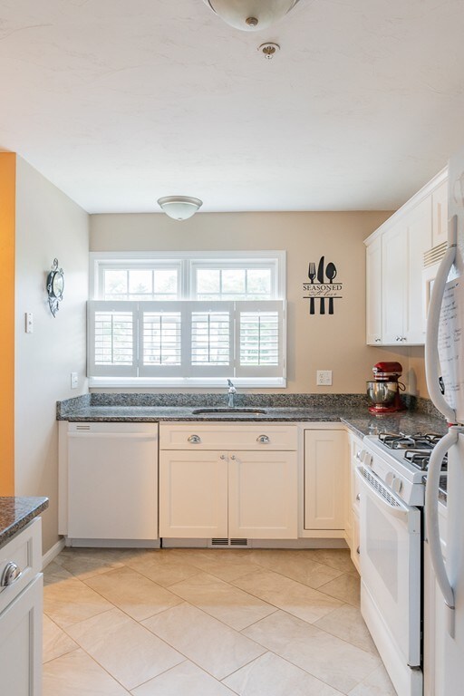 1517 Thayer St unit 1517, Abington, MA 02351 - photo 4