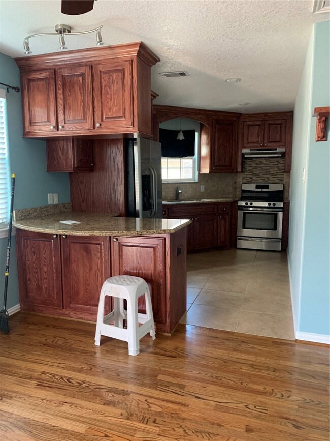 405 Walton St unit A, Houston, TX 77009 - photo 5