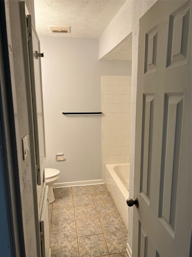 825 Prosper St unit B, Houston, TX 77088 - photo 6