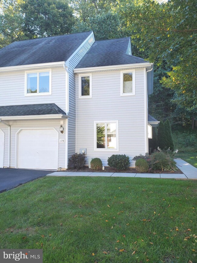 178 S Orchard Ave, Kennett Square, PA 19348 - photo 2