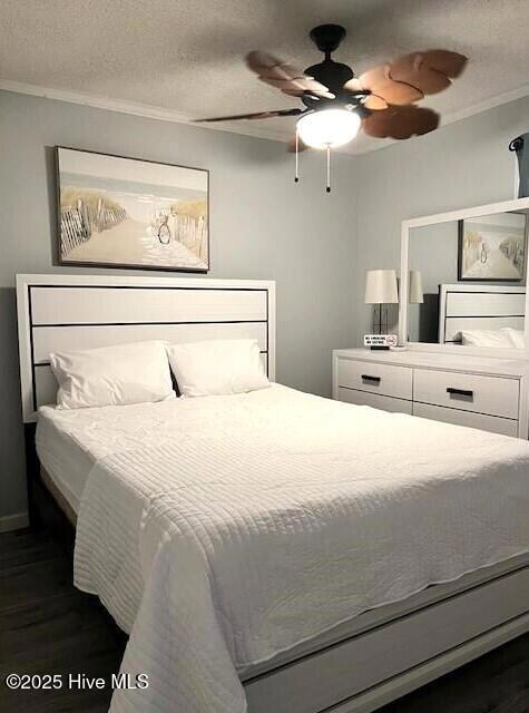 Topsail Reef 378 Bedroom
