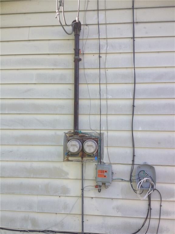 1105 W 11th St, Anderson, IN 46016 - photo 5