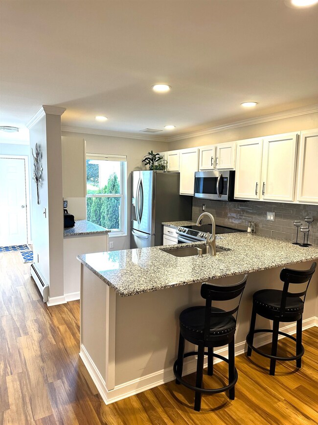 221 Juniper Dr, South Burlington, VT 05403 - photo 2