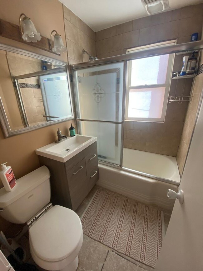 764 Suffolk Ave, Westchester, IL 60154 - photo 6