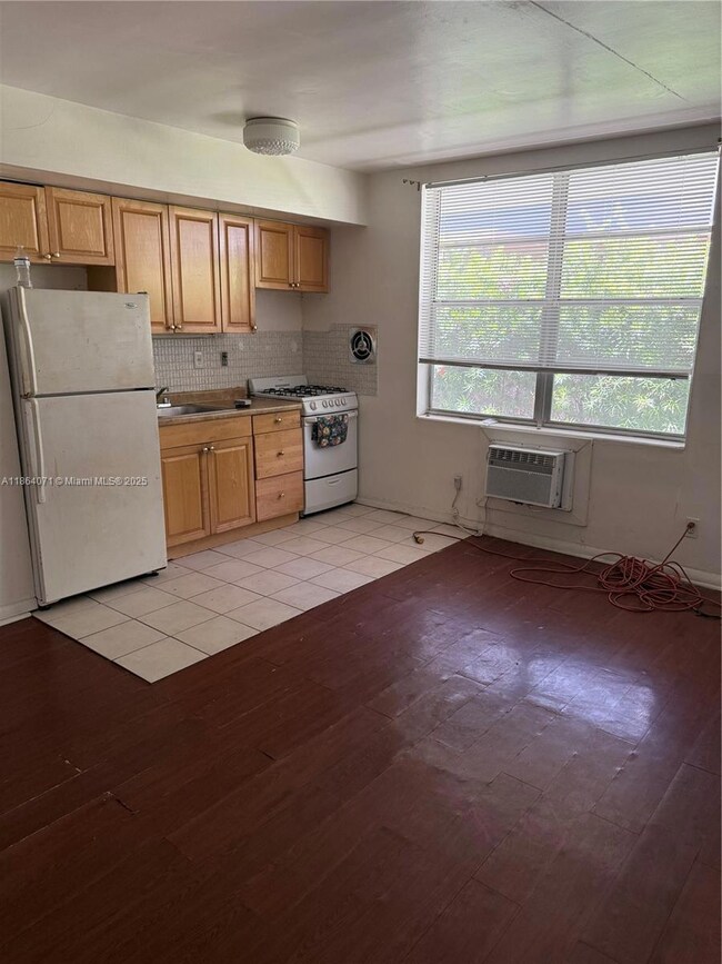 6856 Abbott Ave unit 2, Miami Beach, FL 33141 - photo 6