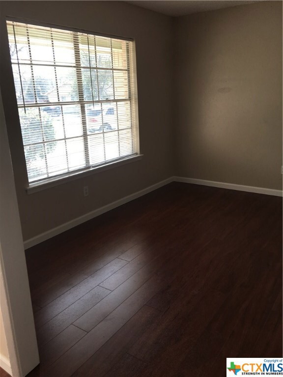 907 Holly St, Copperas Cove, TX 76522 - photo 6