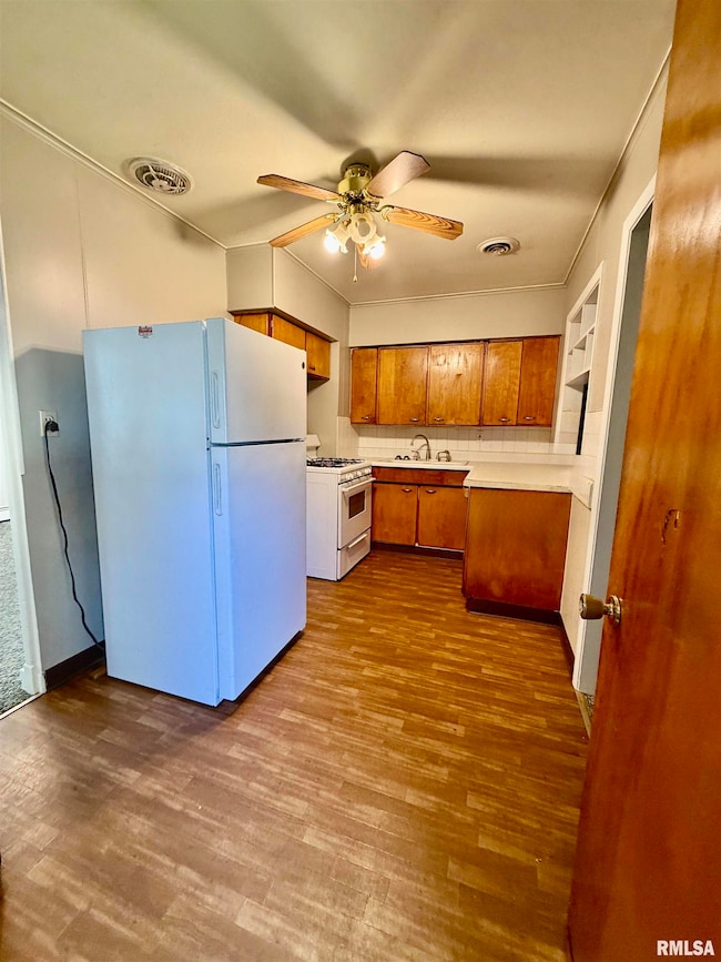 1406 25th Ave S, Clinton, IA 52732 - photo 3