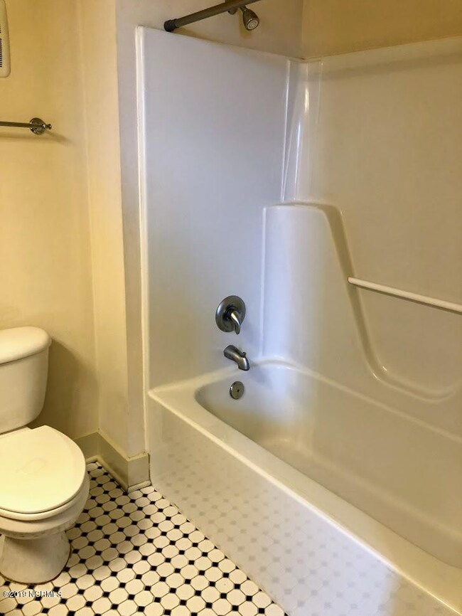 713 N 4th St unit 302, Wilmington, NC 28401 - photo 5