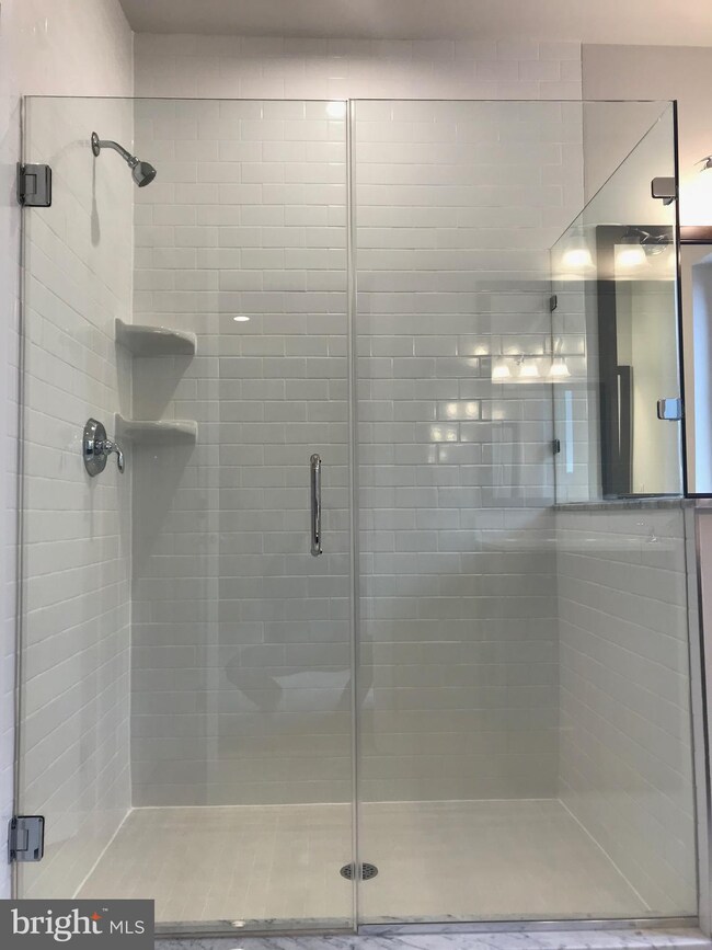 201 Lakeview Ct, King of Prussia, PA 19406 - photo 7