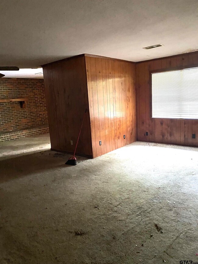 2433 Plume Dr, Tyler, TX 75703 - photo 5