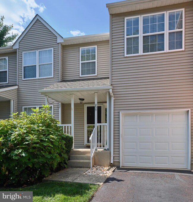 235 Gatehouse Cir unit 184, Doylestown, PA 18901 - photo 2