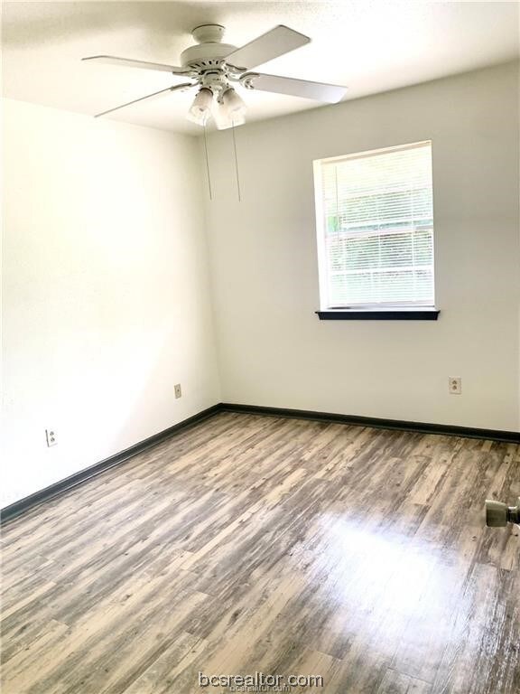 1605 Mossglenn Cir, College Station, TX 77840 - photo 4