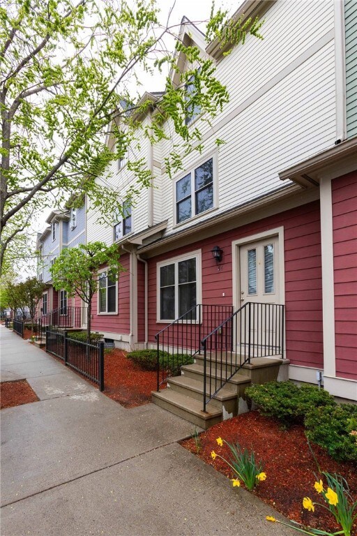 84 Barton St, Pawtucket, RI 02860 - photo 3