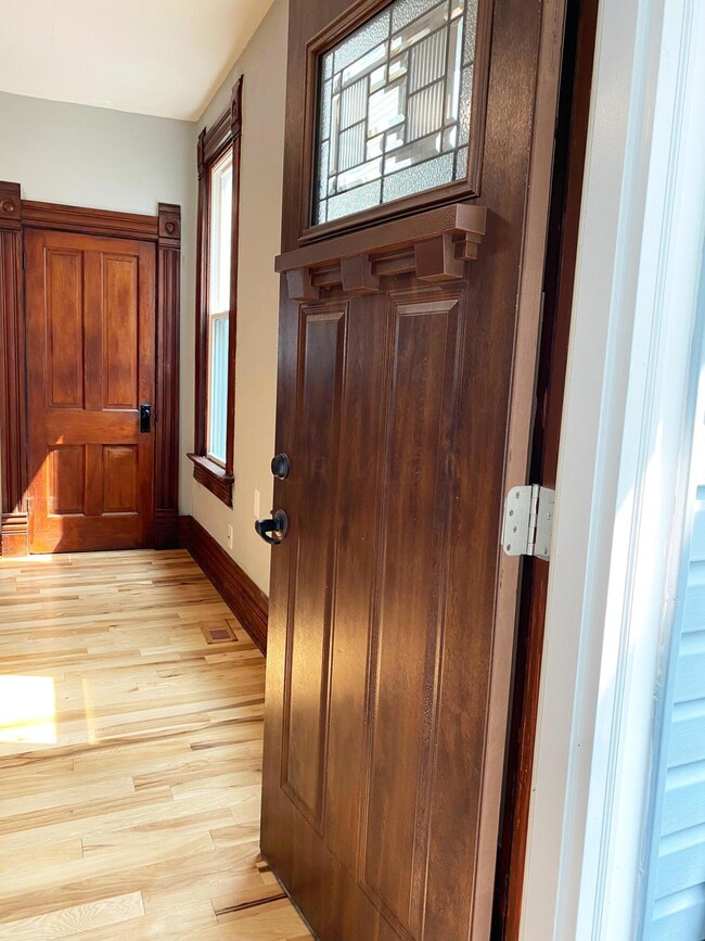 502 W 3rd Ave, Columbus, OH 43201 - photo 3