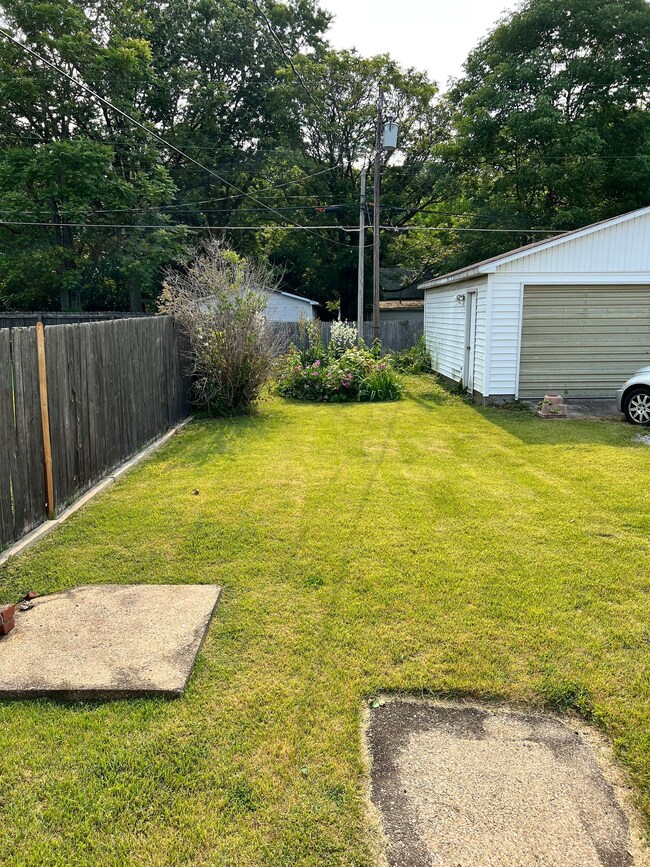 105 Blakely Ave, Terre Haute, IN 47803 - photo 6