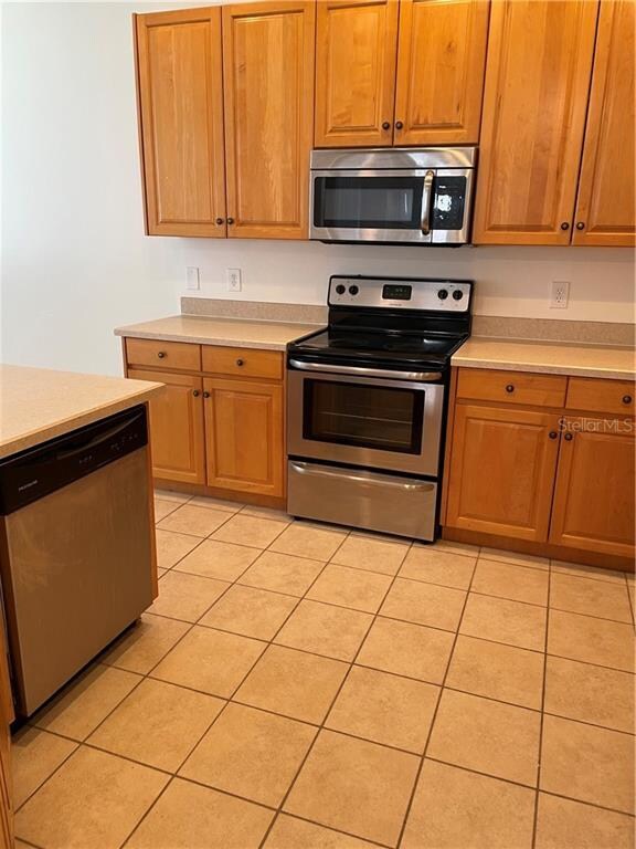 34435 Windknob Ct, Wesley Chapel, FL 33545 - photo 5