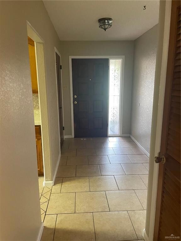 916 E Lincoln St, Weslaco, TX 78596 - photo 4