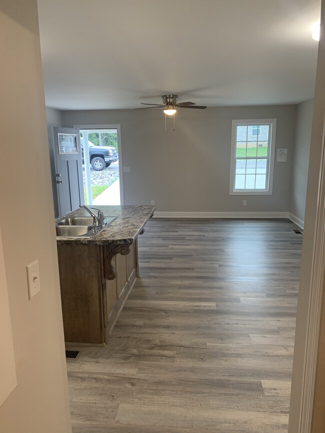 143 Ragsdale Ln, Pulaski, TN 38478 - photo 5