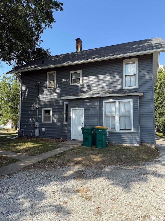 423 W Calhoun St, Macomb, IL 61455 - photo 2