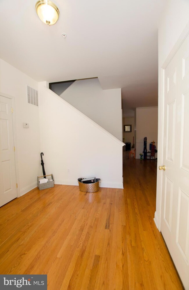 122 Barefield Ln, Conshohocken, PA 19428 - photo 2