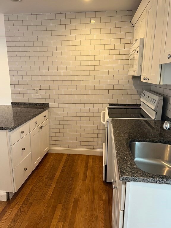 284 Washington St unit 1, Marblehead, MA 01945 - photo 5