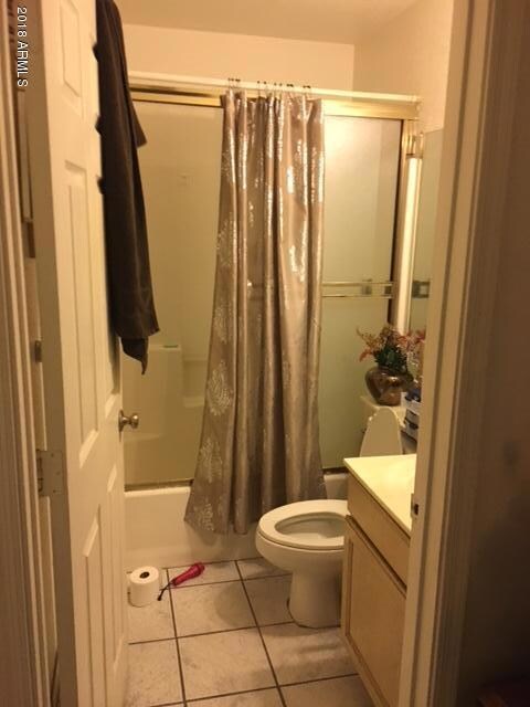 bathroom pic 6