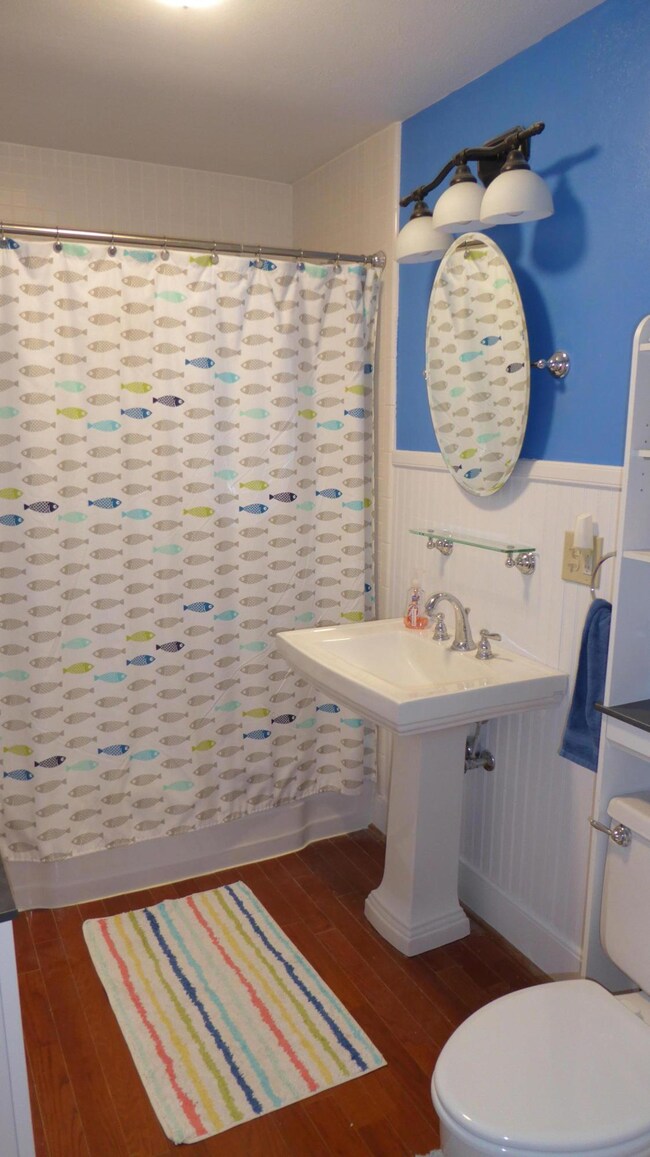 7 Entry Level Full Bath