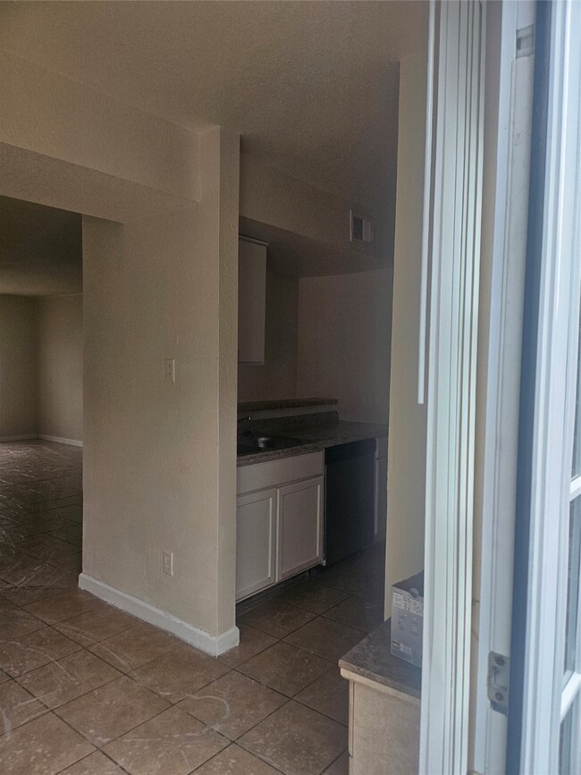 7817 Fuqua St unit 7817, Houston, TX 77075 - photo 6