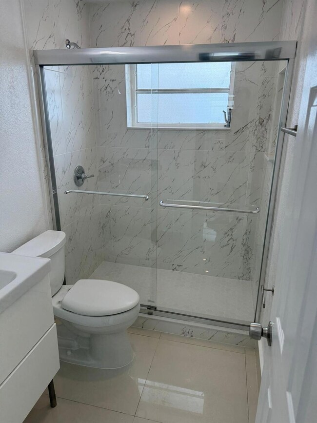 512 SW 7th St unit 1, Hallandale Beach, FL 33009 - photo 2