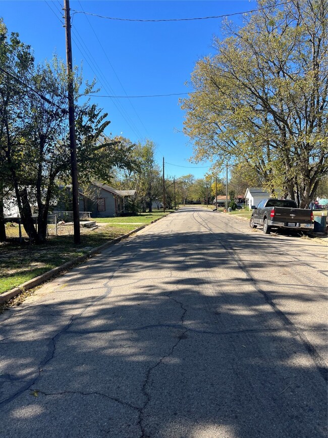 618 Freeman St, Sulphur Springs, TX 75482 - photo 4