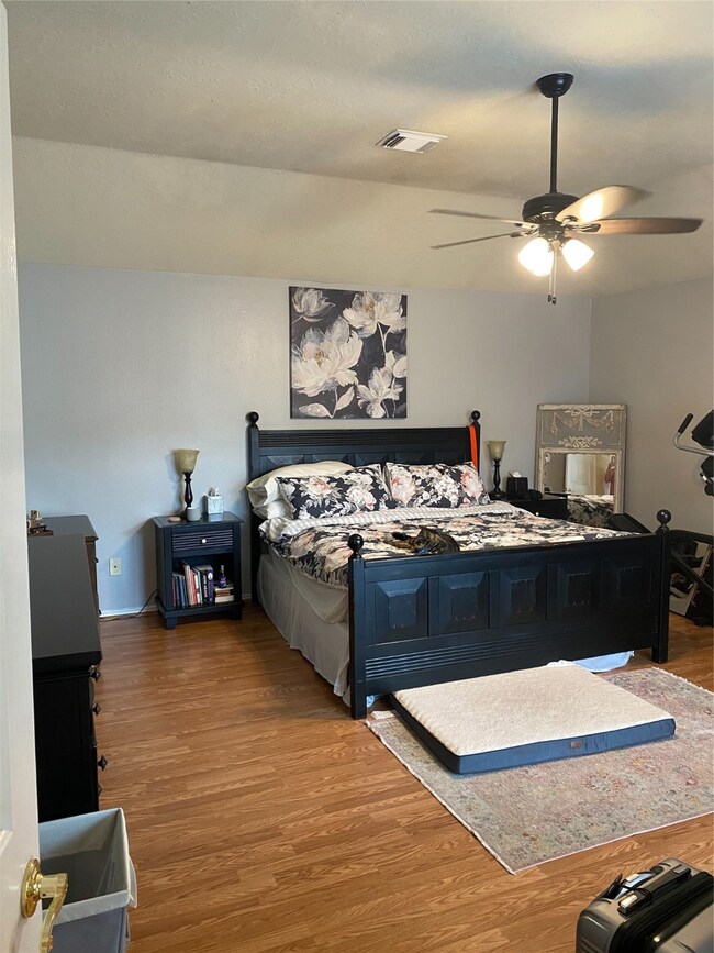 2012 Stapleton Dr, Friendswood, TX 77546 - photo 5