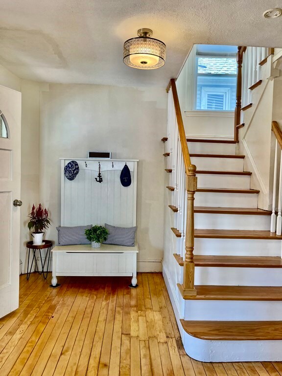 40 Hampden St, Swampscott, MA 01907 - photo 4