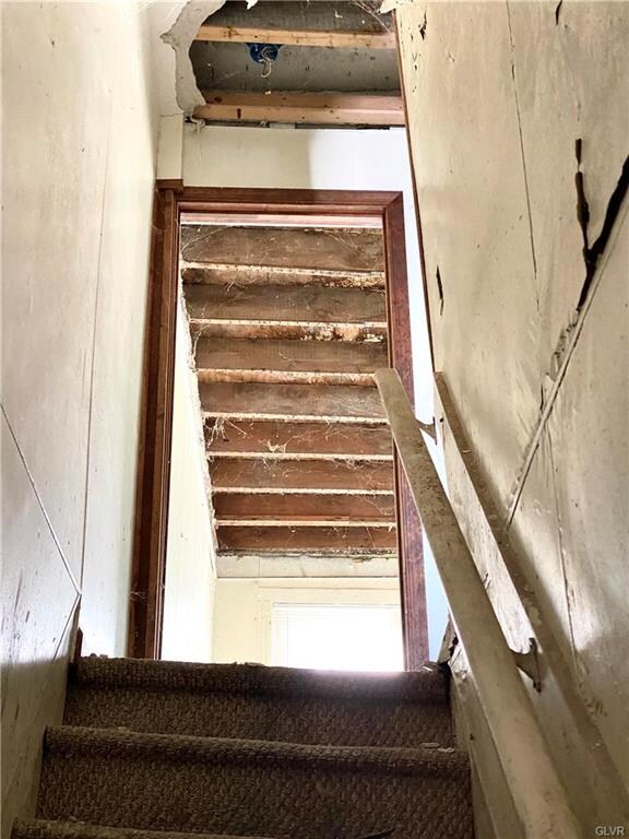 521 N Elliger St, Allentown, PA 18102 - photo 5