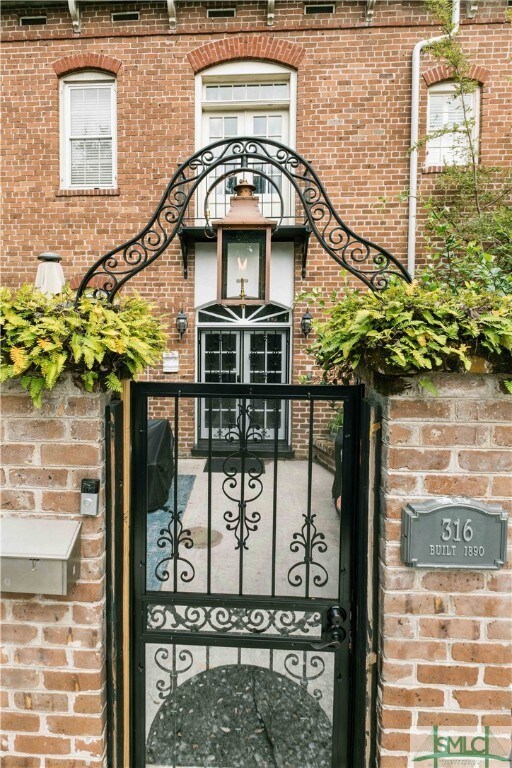 316 E Harris St, Savannah, GA 31401 - photo 3