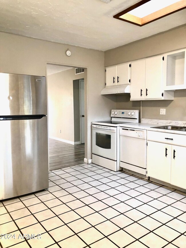 248 W Hillside St, Mesa, AZ 85201 - photo 6